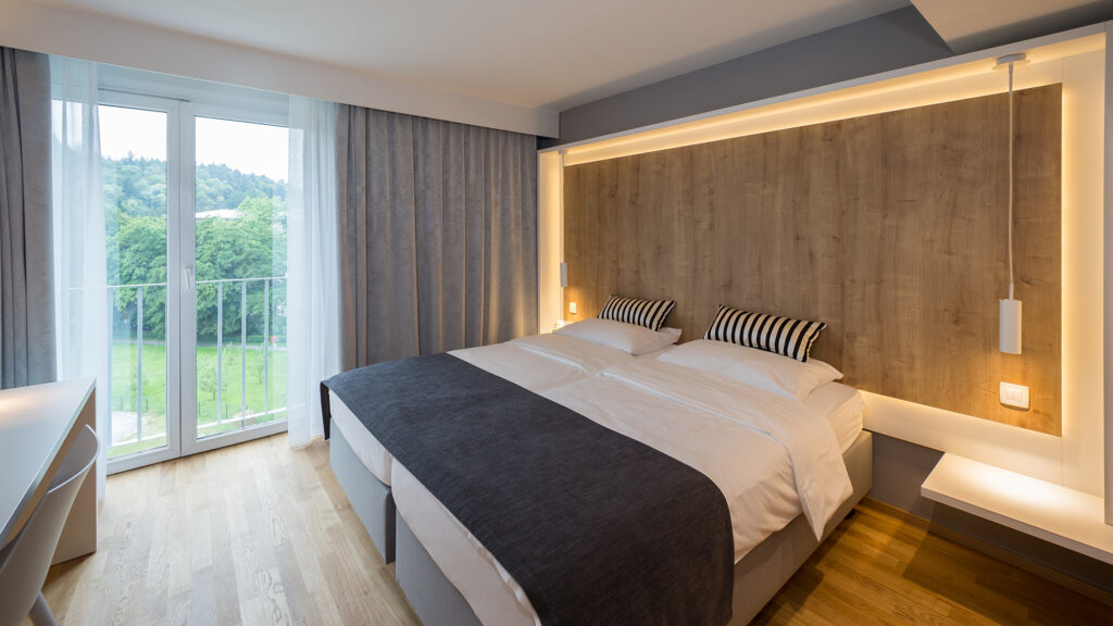 M hotel vzočna soba