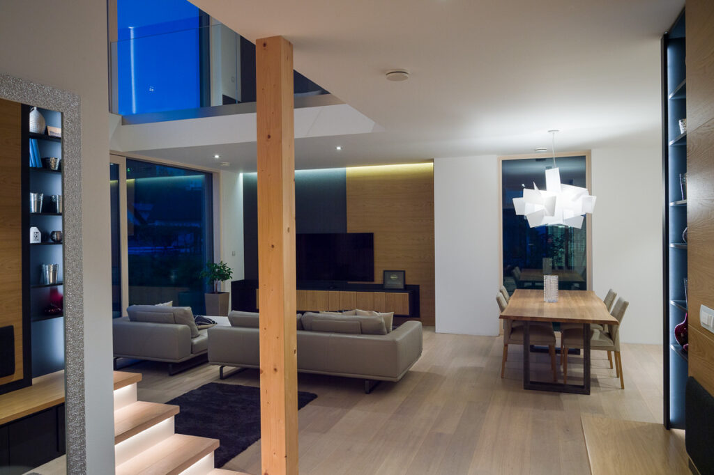 dnevna soba nočna slika