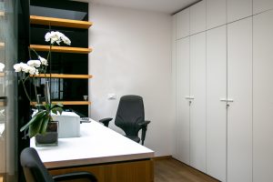 desk with shelves and cabinets pisalna miza s policami in omarami