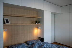 spalnica posteljni lok